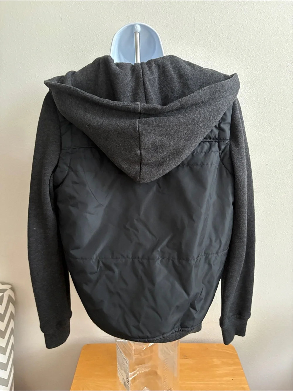 RVCA Men's Black Quilted Hooded Puffer with Knit Sleeves Size XS